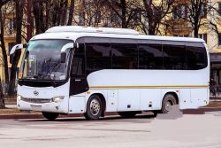 Автобус Хайер 35 мест белый